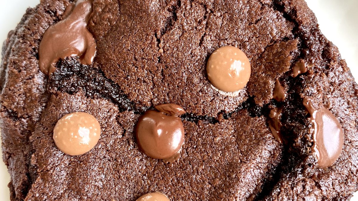 Cookies de chocolate com gotas de chocolate (double chocolate cookies)