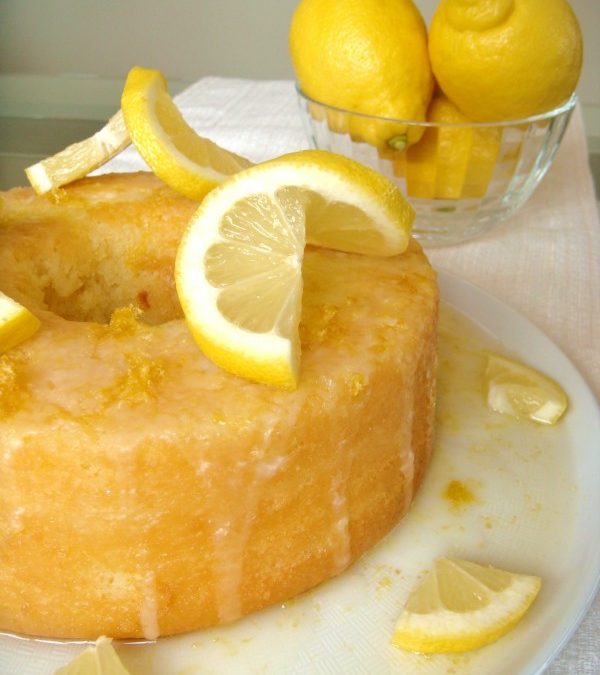 Bolo de limão siciliano e iogurte