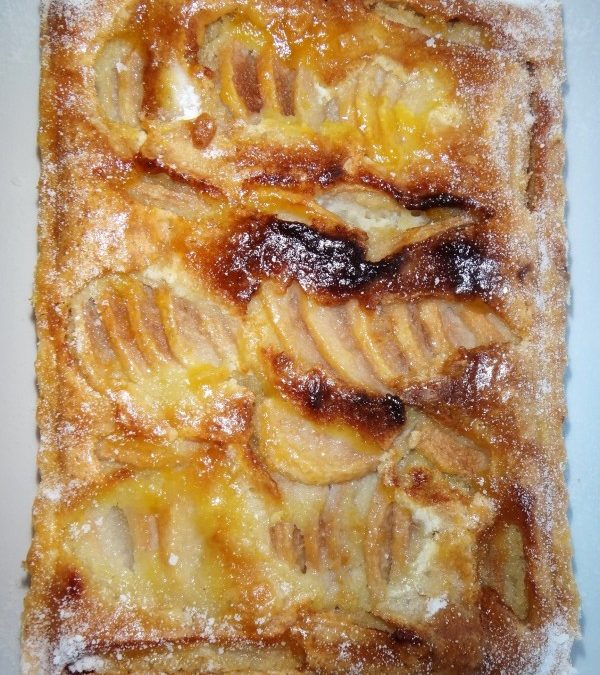 Torta de pêras c/ recheio de creme de amêndoas (Tarte aux poires)