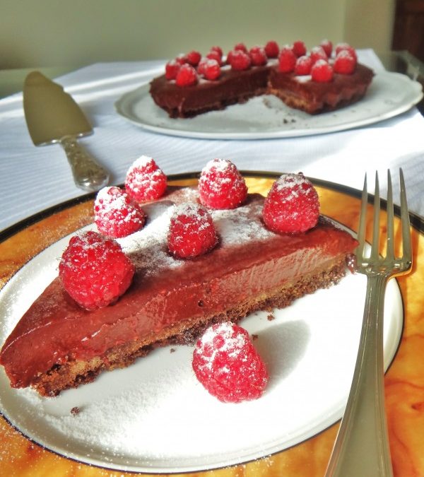 Torta de chocolate e framboesas